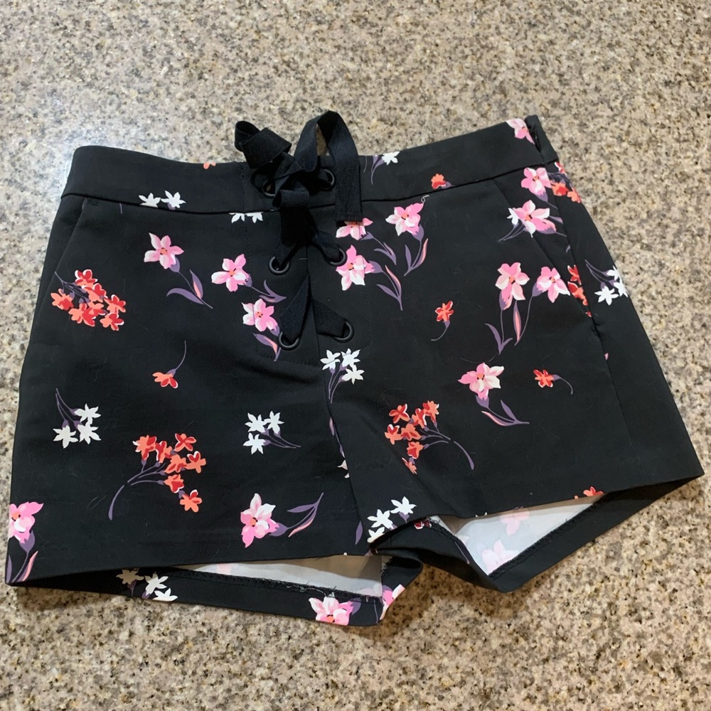 Express mid-rise floral shorts